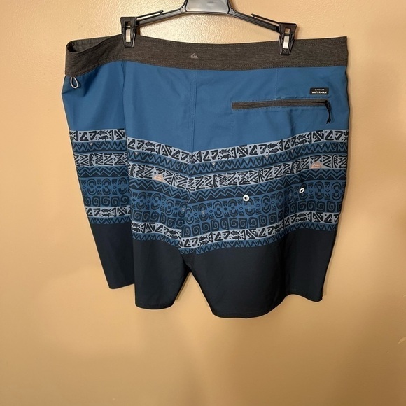 Quicksilver Waterman Mens Board short Swim Trunks Sz 40 EUC - Picture 4 of 7